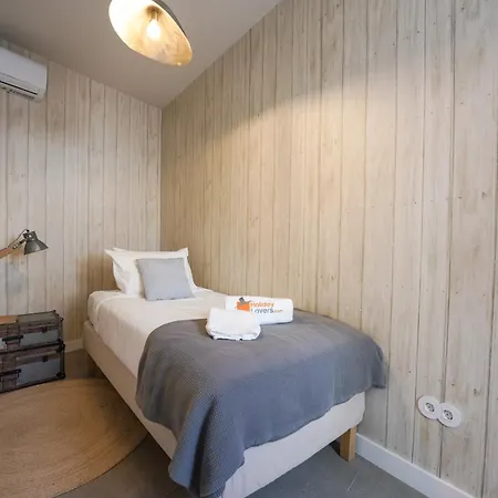 Charming Design House In With Garden - 45 דירה מונטיז'ו