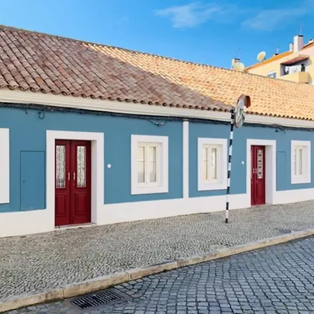 Charming Design House In With Garden - 45 Apartment *
